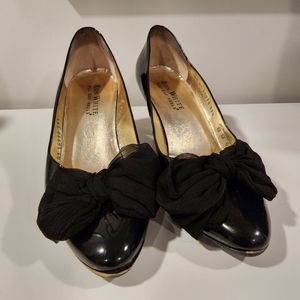 Ron White Black Gloss Leather Bow Pumps